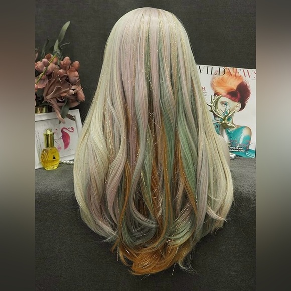 Brand new synthetic wig with tinsel. 13 x 1 parting space. 22 inches - Picture 7 of 14